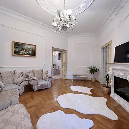 Goldenapartmentlviv Ngoại thất bức ảnh